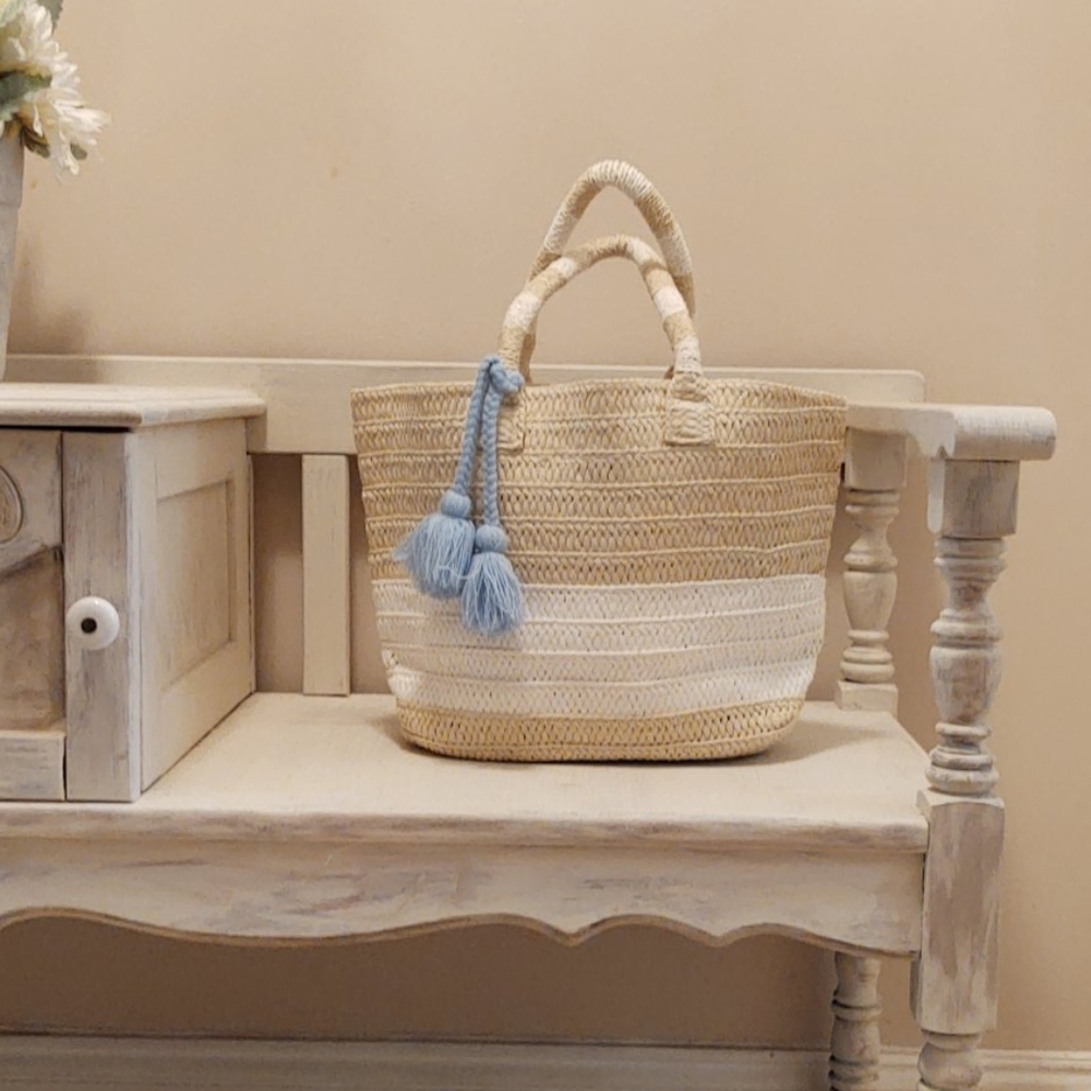 🛍️🛍️NWOT Straw Tote